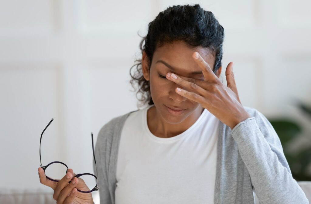 A woman taking off her glasses and rubbing her eyes due to dry eyes Sara Strohschein Sara Strohschein 12:18 PM Jun 23 alt text: An older woman struggling with dry eye and head pain, has her hands over her eyes while close Turn on screen reader support